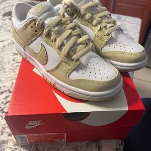 Nike dunks low